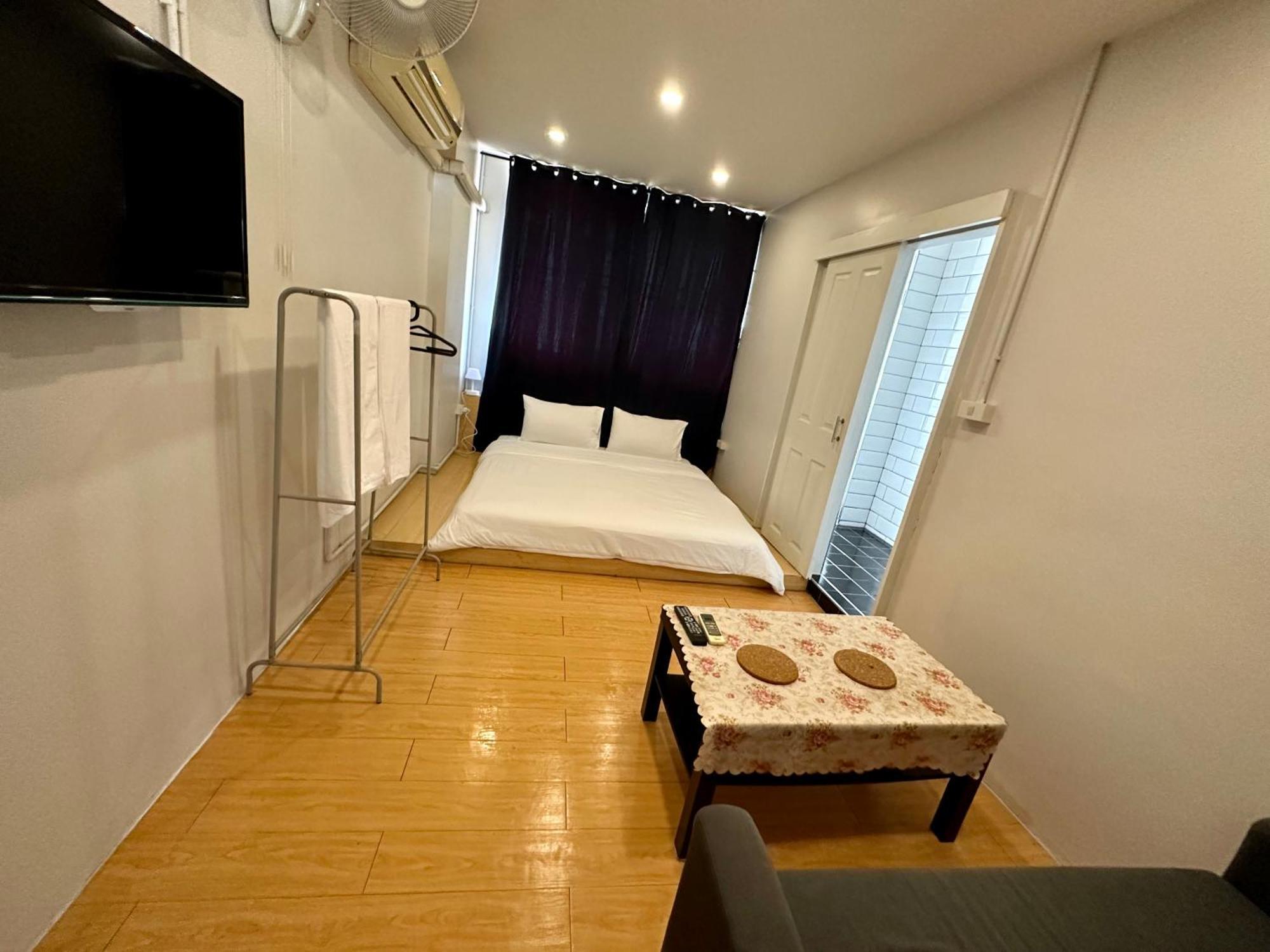 The Cute Silom Hostel Bangkok Ngoại thất bức ảnh