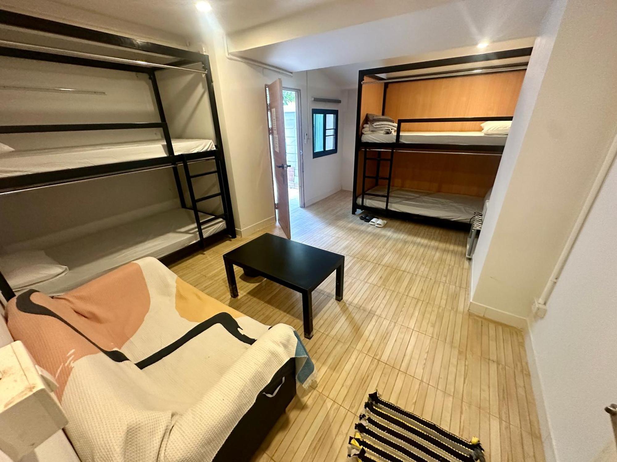 The Cute Silom Hostel Bangkok Ngoại thất bức ảnh