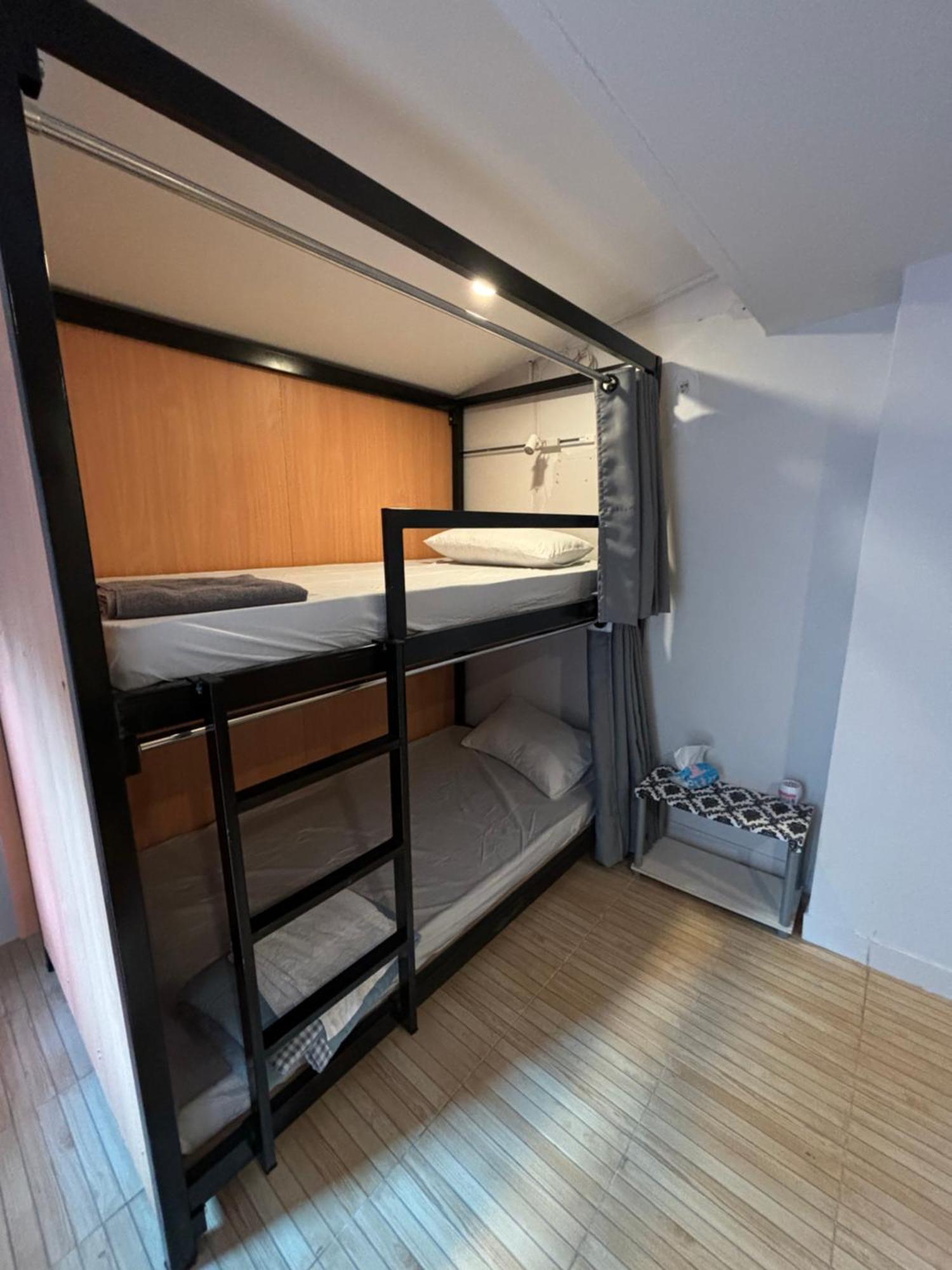 The Cute Silom Hostel Bangkok Ngoại thất bức ảnh